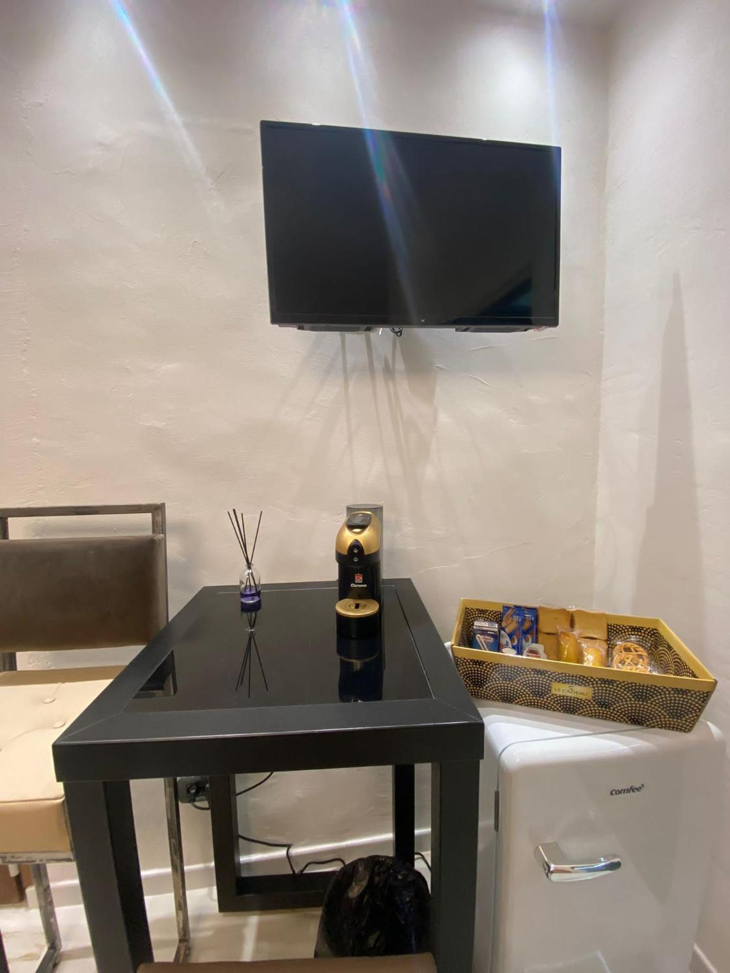 Mada'S Apartment Deluxe 바리 외부 사진
