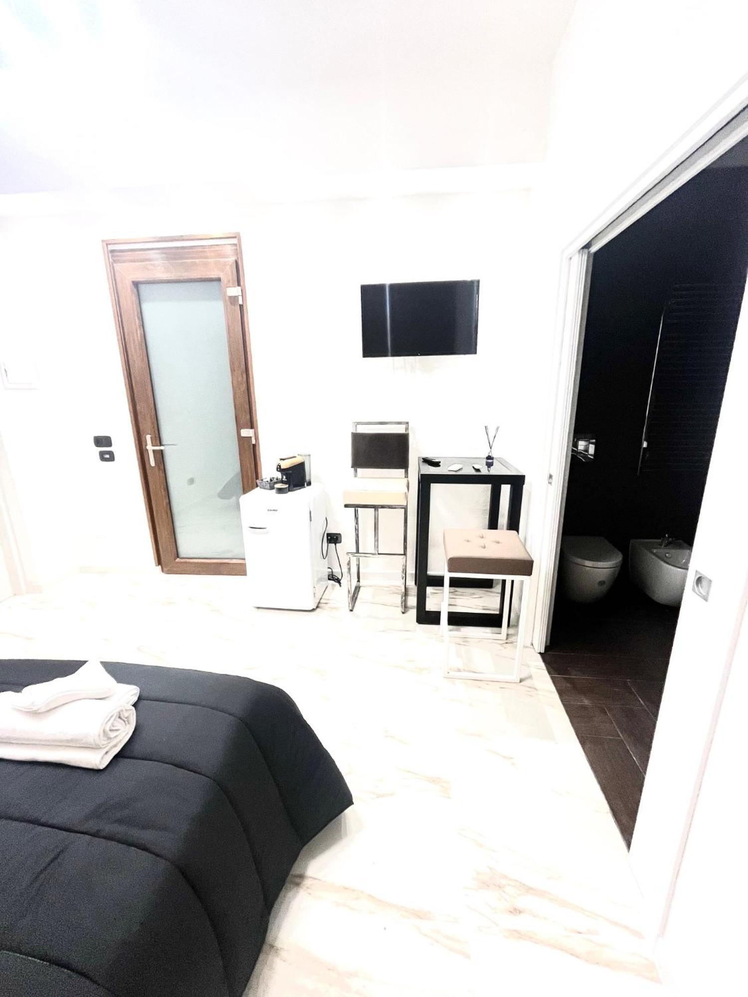 Mada'S Apartment Deluxe 바리 외부 사진