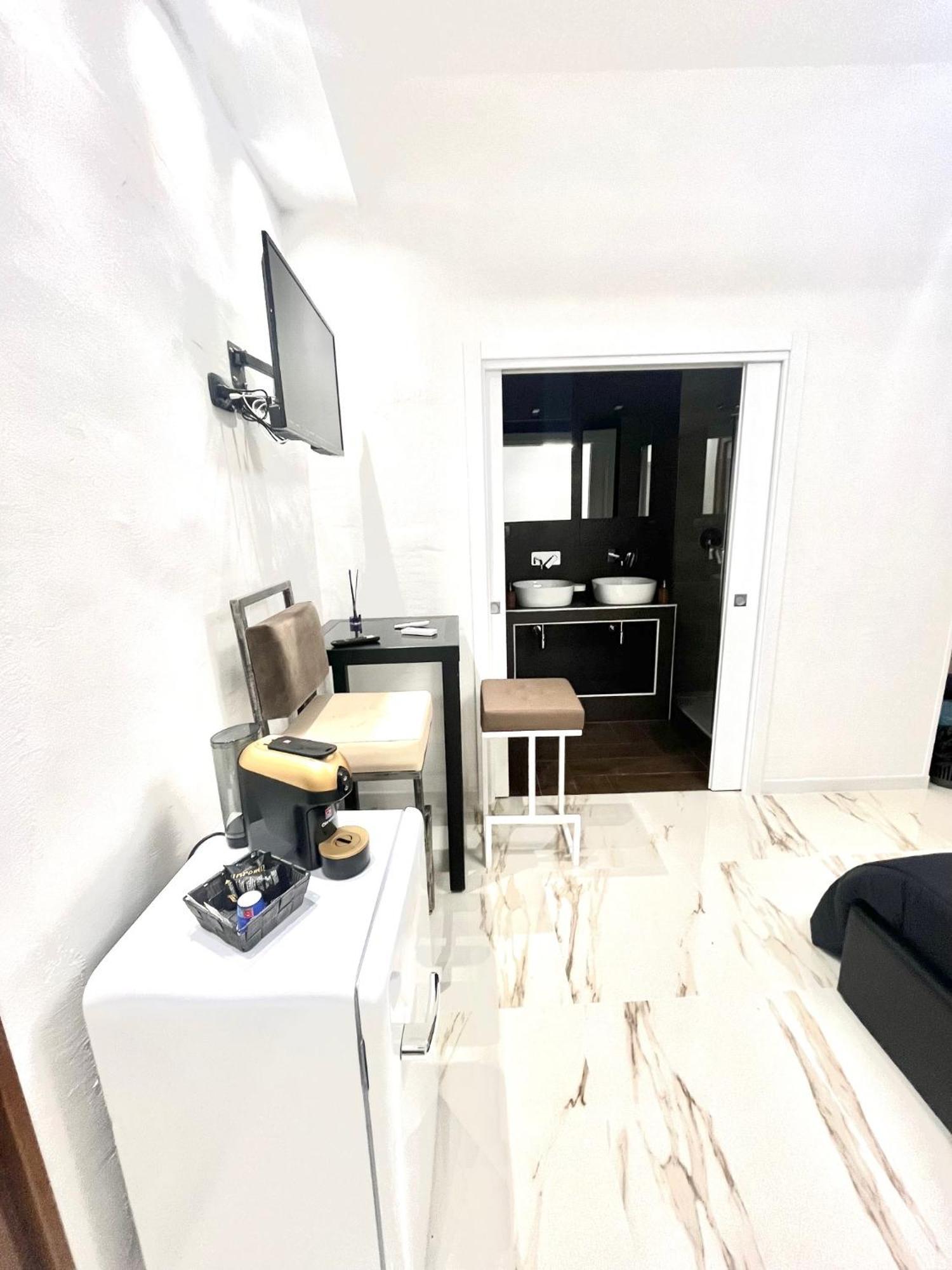 Mada'S Apartment Deluxe 바리 외부 사진