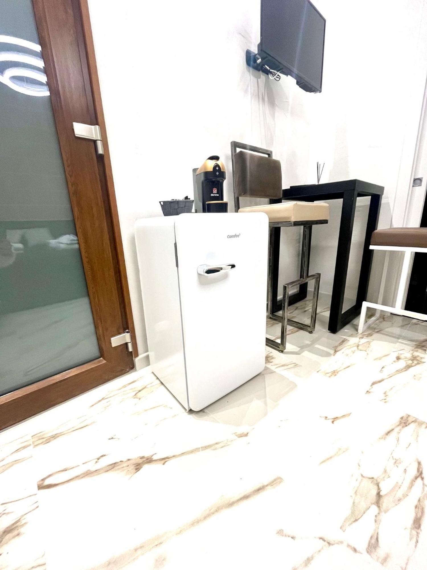 Mada'S Apartment Deluxe 바리 외부 사진